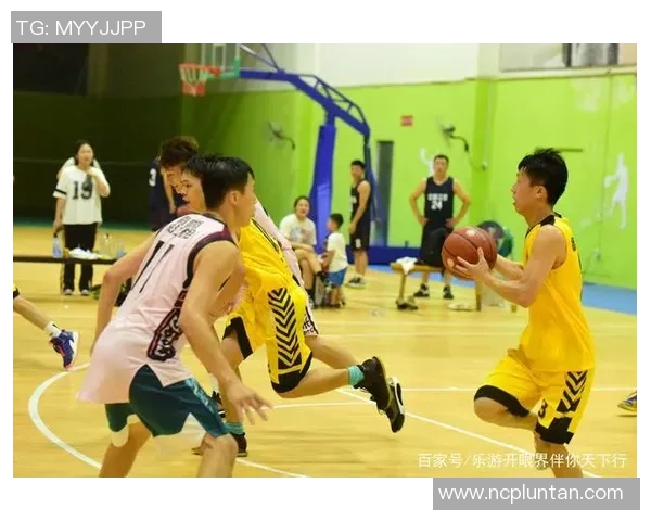 成都篮球队配合变革引发热议球迷期待新战术带来的精彩表现