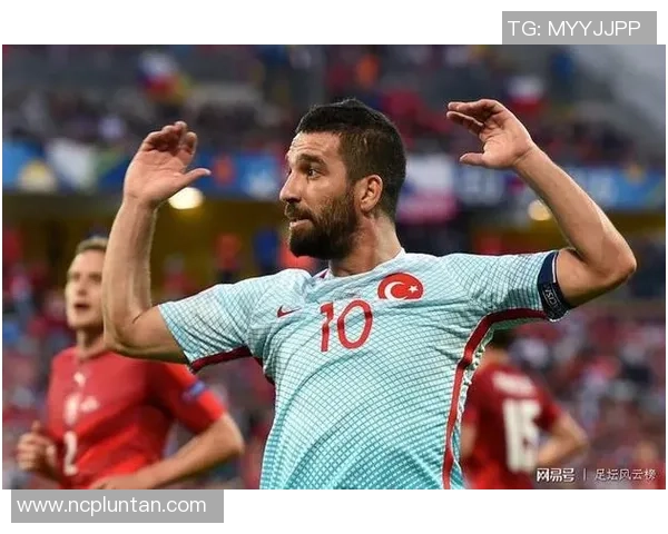 足球明星心理疾病的隐秘斗争与公众形象的背后故事 足球明星心理疾病的隐秘斗争与公众形象的背后故事