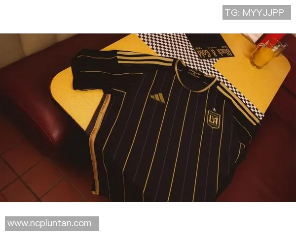 足球装备选购指南:精选球衣推荐助你提升比赛表现与舒适度 足球装备选购指南:精选球衣推荐助你提升比赛表现与舒适度