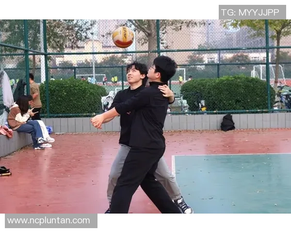 上海排球队力量变革引发热议展现新风貌与竞技精神 上海排球队力量变革引发热议展现新风貌与竞技精神